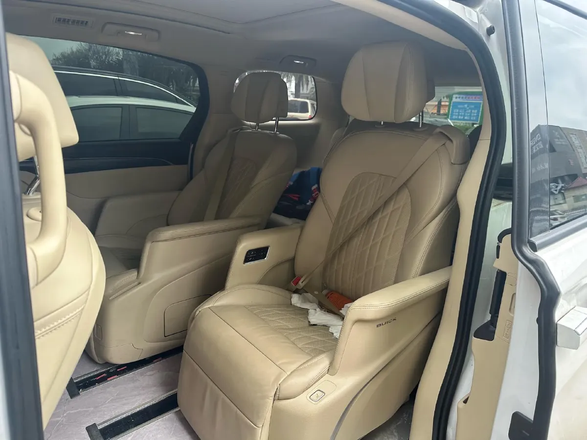 2022 Buick GL8 2.0T 237HP L4 9AT,autocango,china used car exporter,china ev exporter,chinese used car exporter,chinese used ev exporter