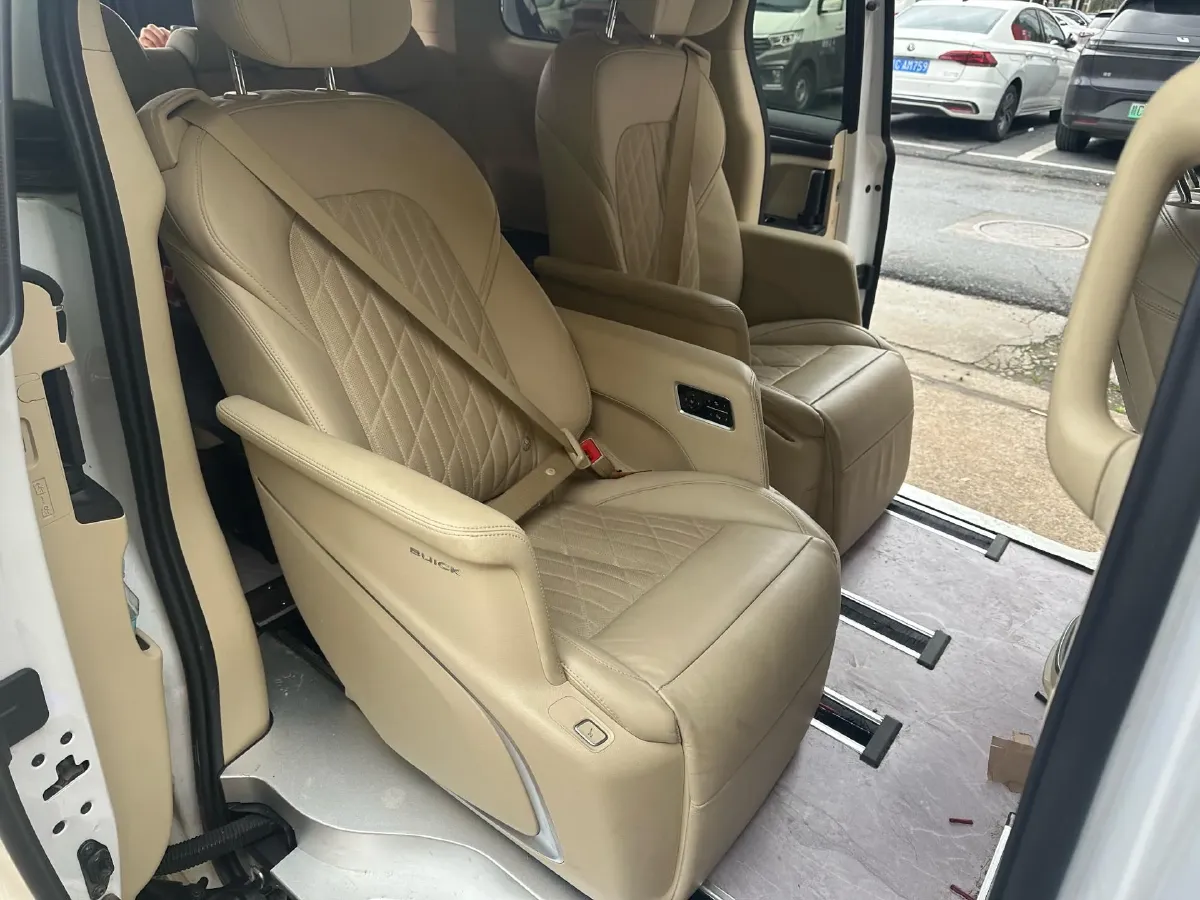 2022 Buick GL8 2.0T 237HP L4 9AT,autocango,china used car exporter,china ev exporter,chinese used car exporter,chinese used ev exporter