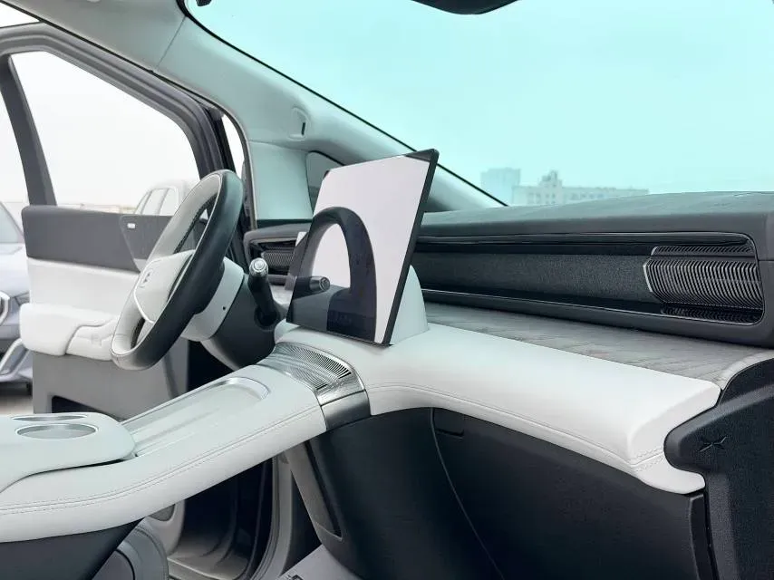 2024 Xpeng X9 BEV 101.5KWH,autocango,china used car exporter,china ev exporter,chinese used car exporter,chinese used ev exporter