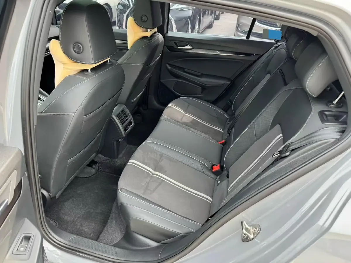 2023 Volkswagen Golf 1.4T 150HP L4 7DCT,autocango,china used car exporter,china ev exporter,chinese used car exporter,chinese used ev exporter