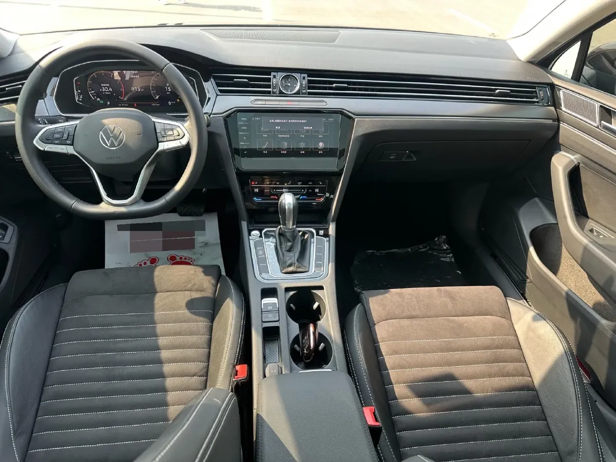 2020 Volkswagen Magotan 2.0T 186HP L4 7DCT,autocango,china used car exporter,china ev exporter,chinese used car exporter,chinese used ev exporter