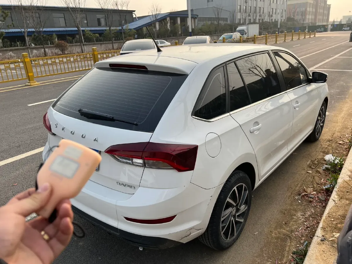 2020 Skoda Rapid Spaceback 1.5L 112HP L4 6AT,autocango,china used car exporter,china ev exporter,chinese used car exporter,chinese used ev exporter
