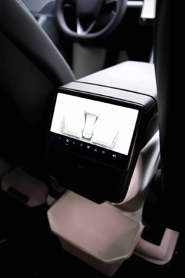 2025 Tesla Model Y BEV 78.4KWH,autocango,china used car exporter,china ev exporter,chinese used car exporter,chinese used ev exporter