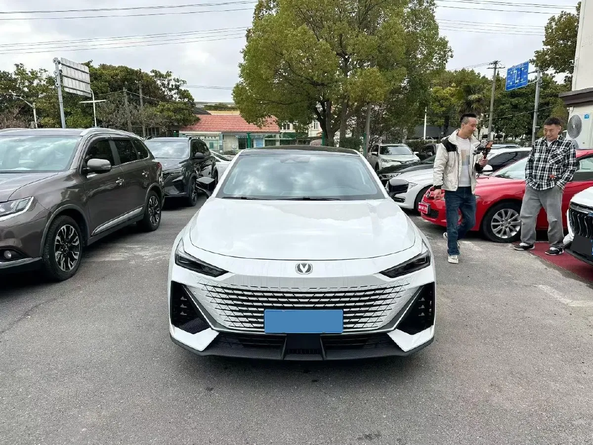 2023 ChangAn UNI-V 1.5T 188HP L4 7DCT,autocango,china used car exporter,china ev exporter,chinese used car exporter,chinese used ev exporter