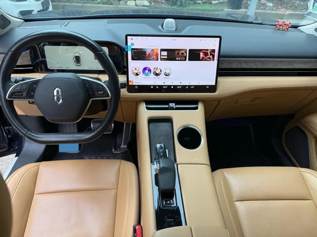 2022 Isuzu Mu-X 2.0T 220HP L4 8AT,autocango,china used car exporter,china ev exporter,chinese used car exporter,chinese used ev exporter