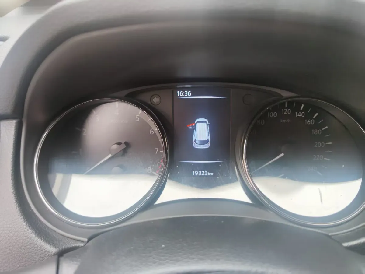 2021 Nissan X-Trail 2.0L 151HP L4 CVT,autocango,china used car exporter,china ev exporter,chinese used car exporter,chinese used ev exporter