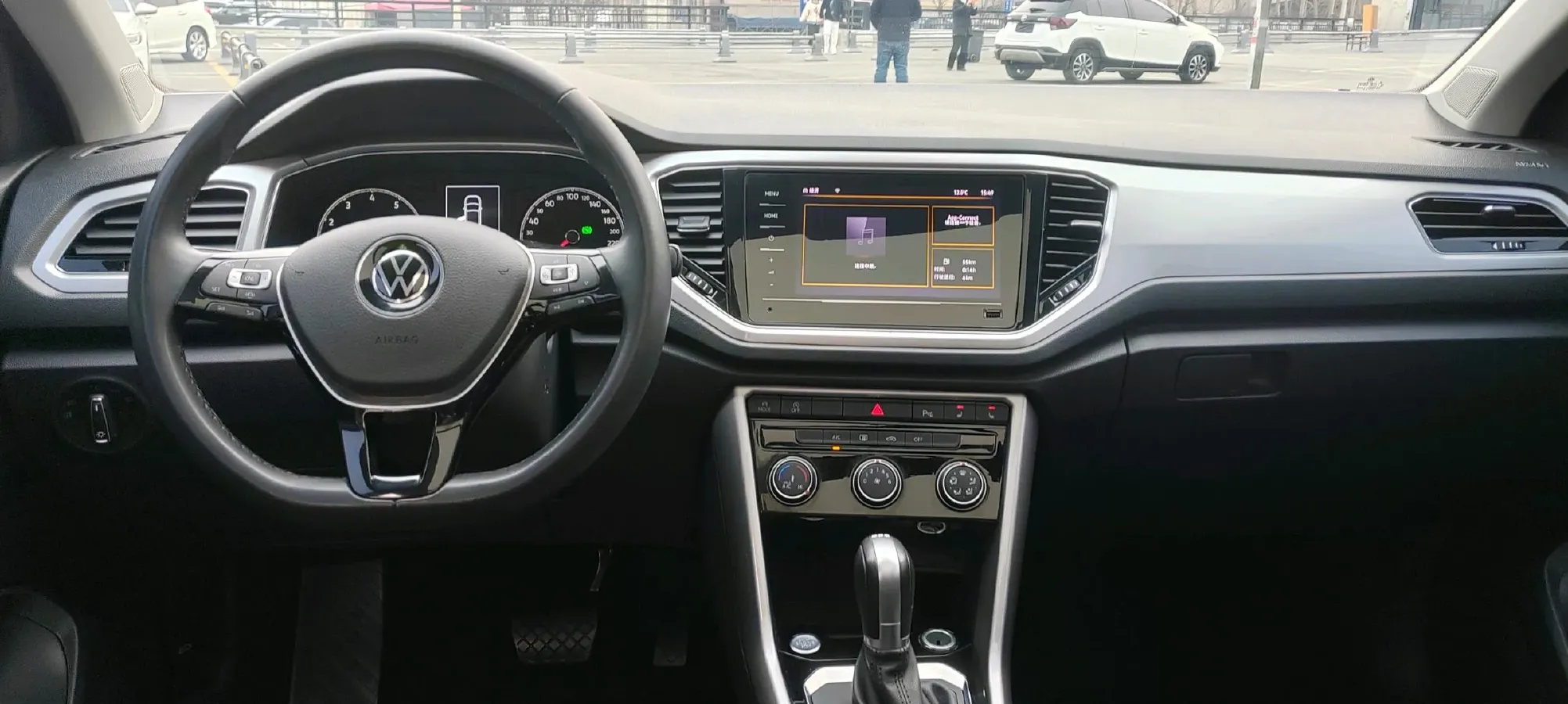 2022 Volkswagen T-Roc 1.4T 150HP L4 7DCT,autocango,china used car exporter,china ev exporter,chinese used car exporter,chinese used ev exporter