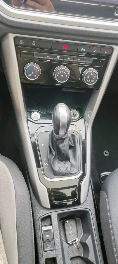 2022 Volkswagen T-Roc 1.4T 150HP L4 7DCT,autocango,china used car exporter,china ev exporter,chinese used car exporter,chinese used ev exporter