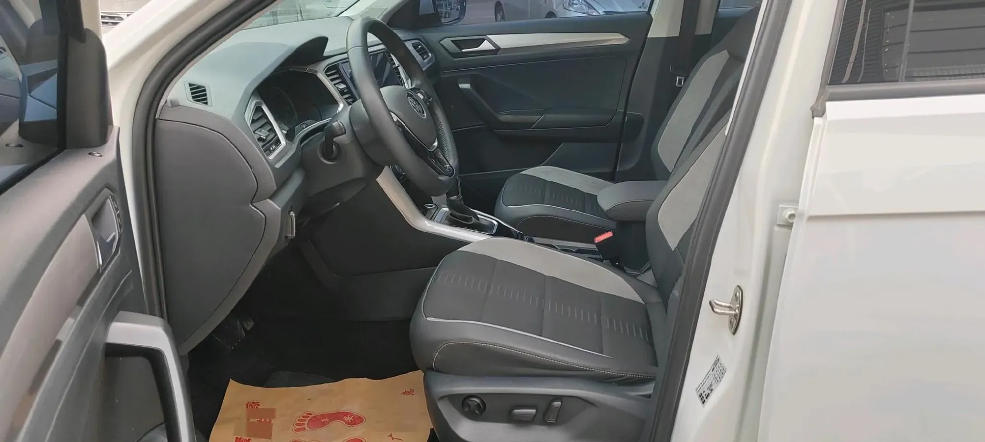 2022 Volkswagen T-Roc 1.4T 150HP L4 7DCT,autocango,china used car exporter,china ev exporter,chinese used car exporter,chinese used ev exporter