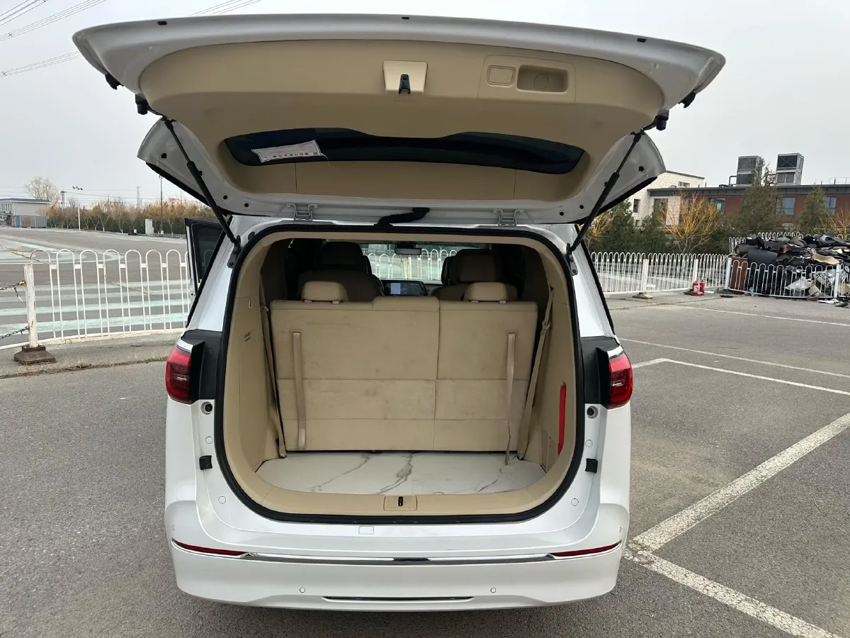 2023 Buick GL8 2.0T 237HP L4 9AT,autocango,china used car exporter,china ev exporter,chinese used car exporter,chinese used ev exporter