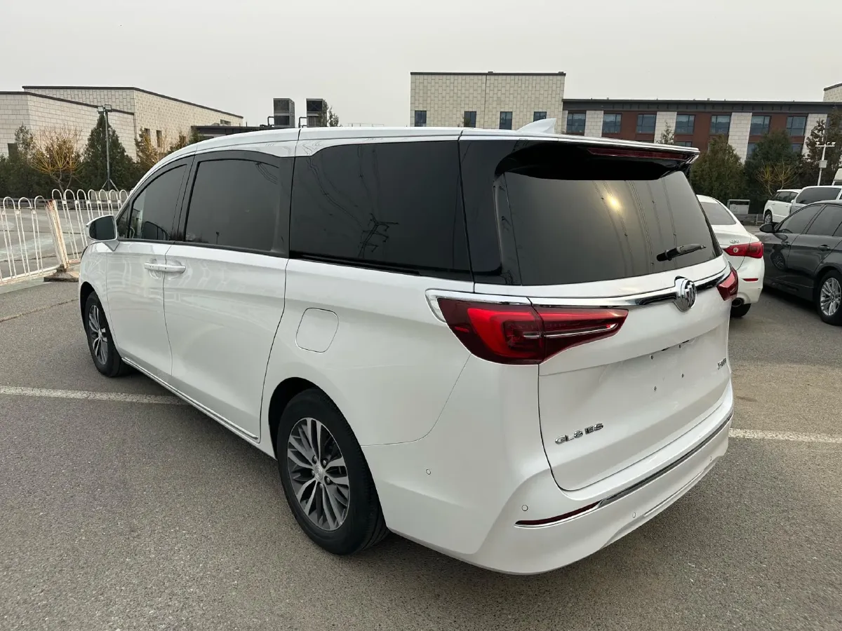 2023 Buick GL8 2.0T 237HP L4 9AT,autocango,china used car exporter,china ev exporter,chinese used car exporter,chinese used ev exporter