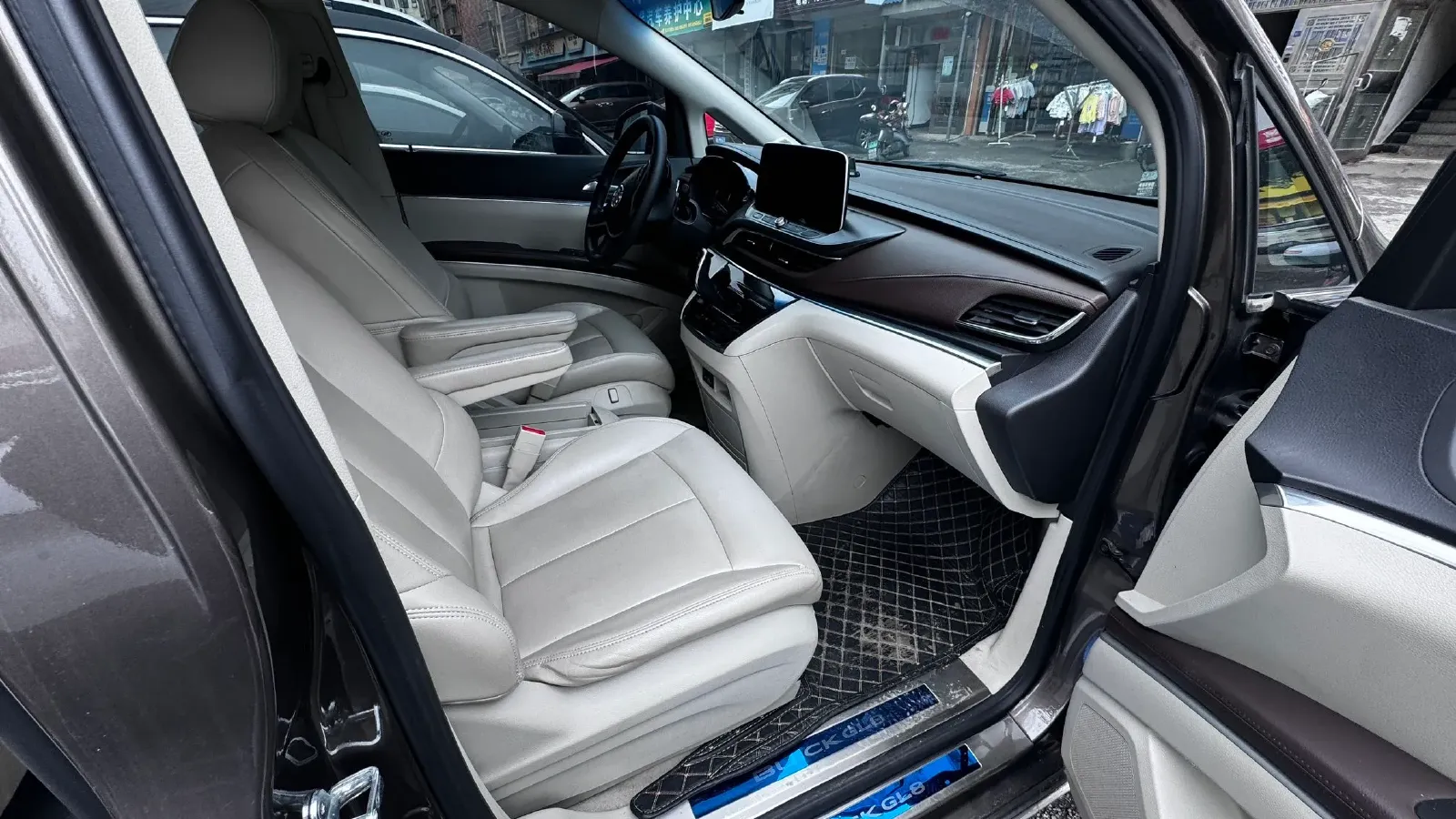 2023 Buick GL8 2.0T 237HP L4 9AT,autocango,china used car exporter,china ev exporter,chinese used car exporter,chinese used ev exporter