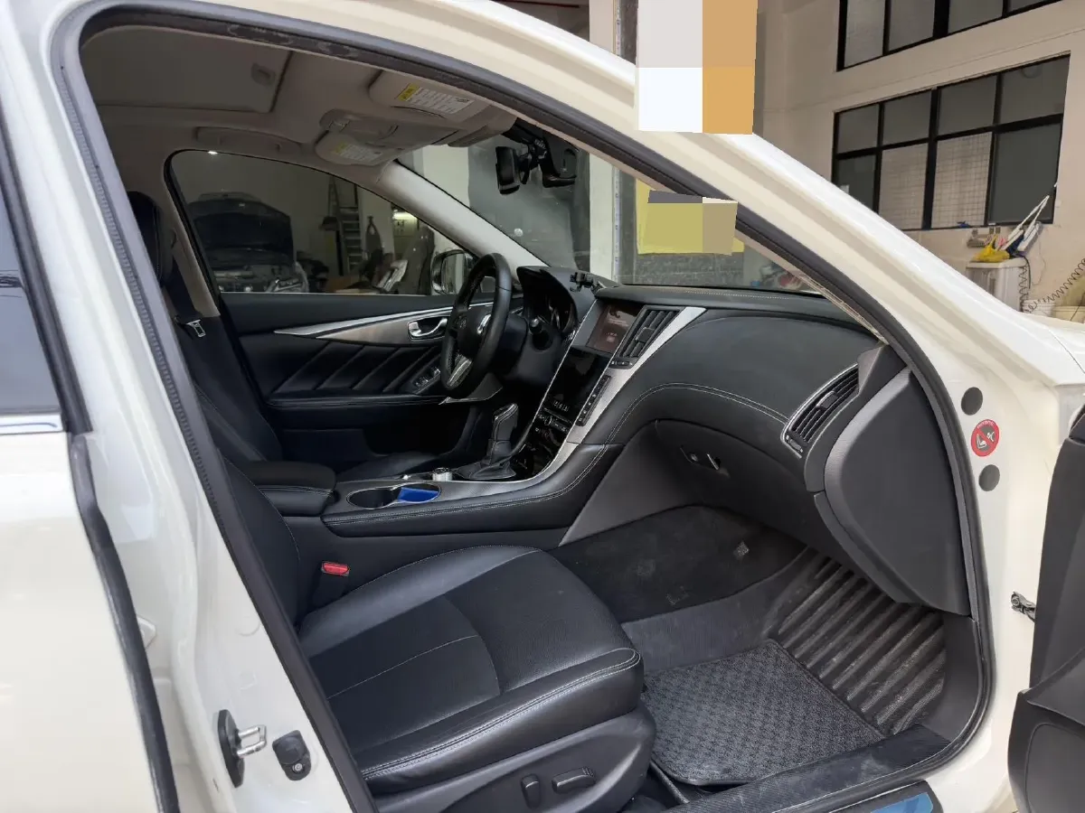 2018 Jeep Grand Commander 2.0T 265HP L4 9AT,autocango,china used car exporter,china ev exporter,chinese used car exporter,chinese used ev exporter