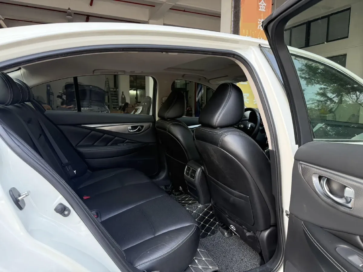 2018 Jeep Grand Commander 2.0T 265HP L4 9AT,autocango,china used car exporter,china ev exporter,chinese used car exporter,chinese used ev exporter