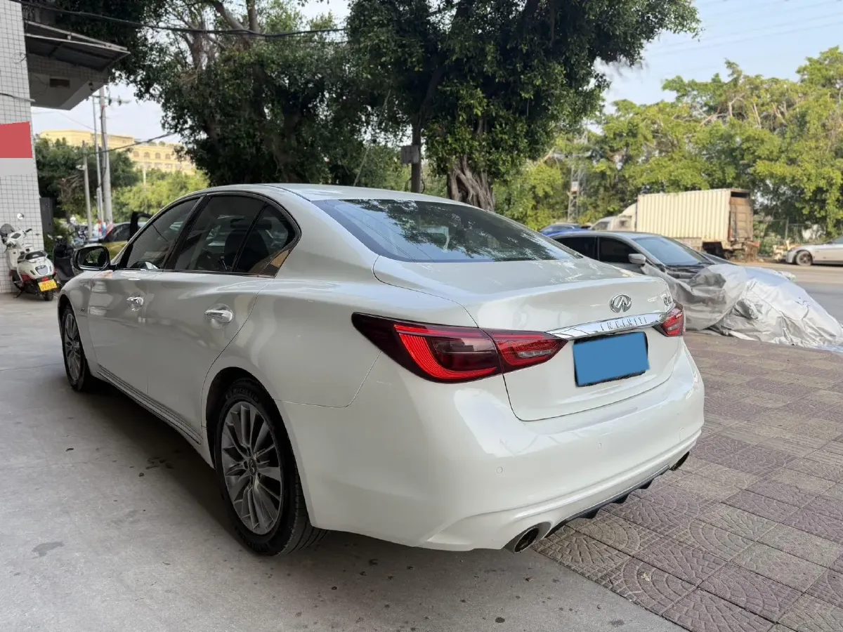 2018 Jeep Grand Commander 2.0T 265HP L4 9AT,autocango,china used car exporter,china ev exporter,chinese used car exporter,chinese used ev exporter