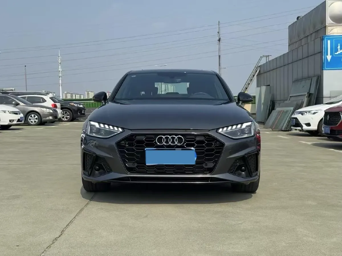 2024 Audi A4L 2.0T 190HP L4 7DCT,autocango,china used car exporter,china ev exporter,chinese used car exporter,chinese used ev exporter