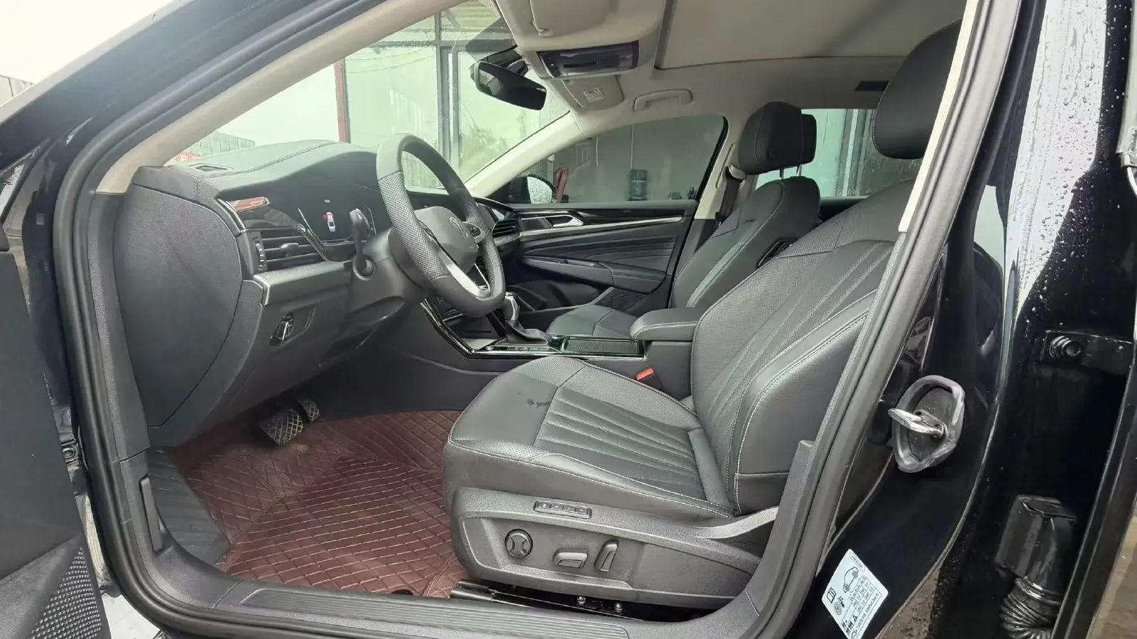 2025 Volkswagen Passat 2.0T 220HP L4 7DCT,autocango,china used car exporter,china ev exporter,chinese used car exporter,chinese used ev exporter