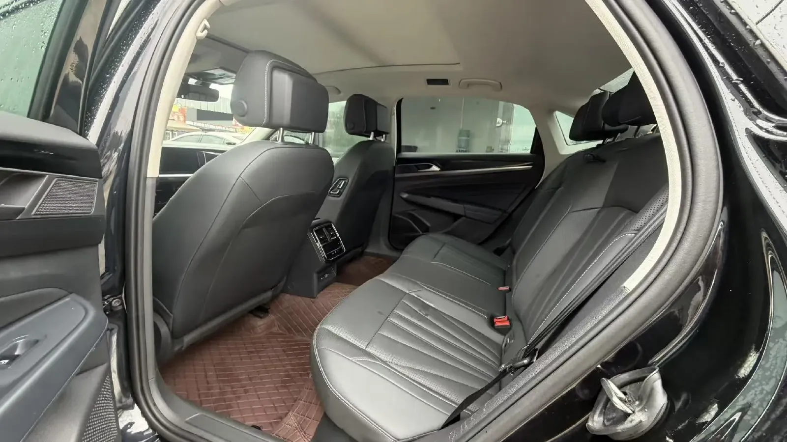 2025 Volkswagen Passat 2.0T 220HP L4 7DCT,autocango,china used car exporter,china ev exporter,chinese used car exporter,chinese used ev exporter