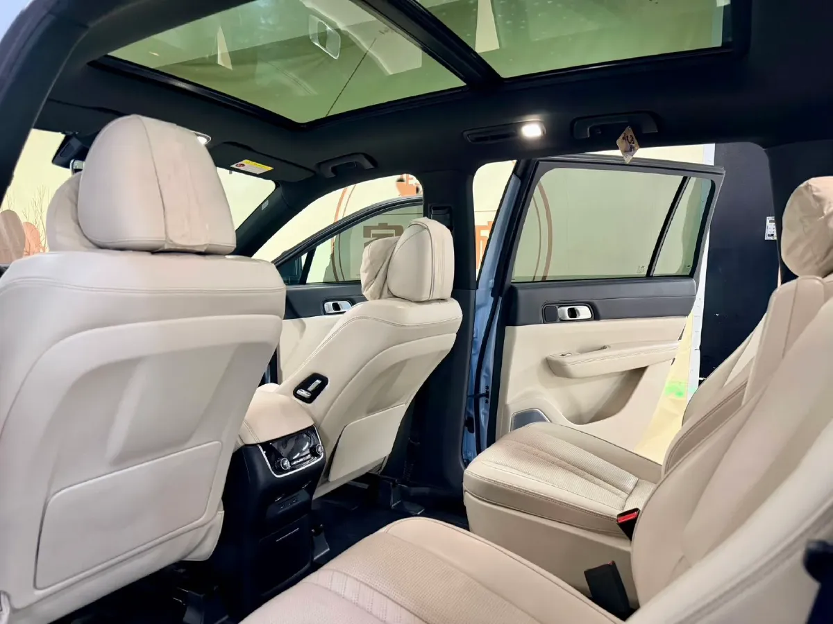 2020 Li ONE Range Extended 131HP REEV 40.5KWH,autocango,china used car exporter,china ev exporter,chinese used car exporter,chinese used ev exporter