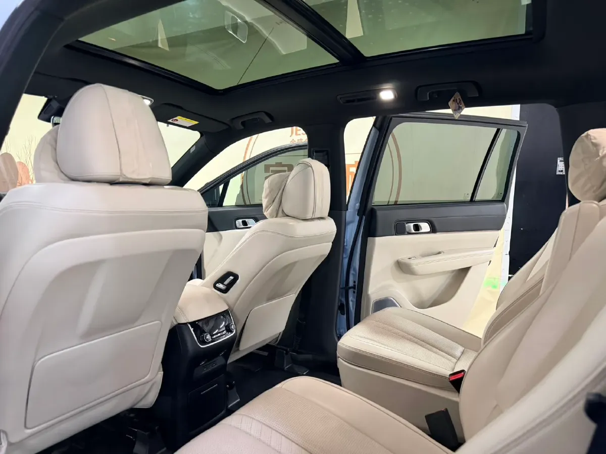 2020 Li ONE Range Extended 131HP REEV 40.5KWH,autocango,china used car exporter,china ev exporter,chinese used car exporter,chinese used ev exporter