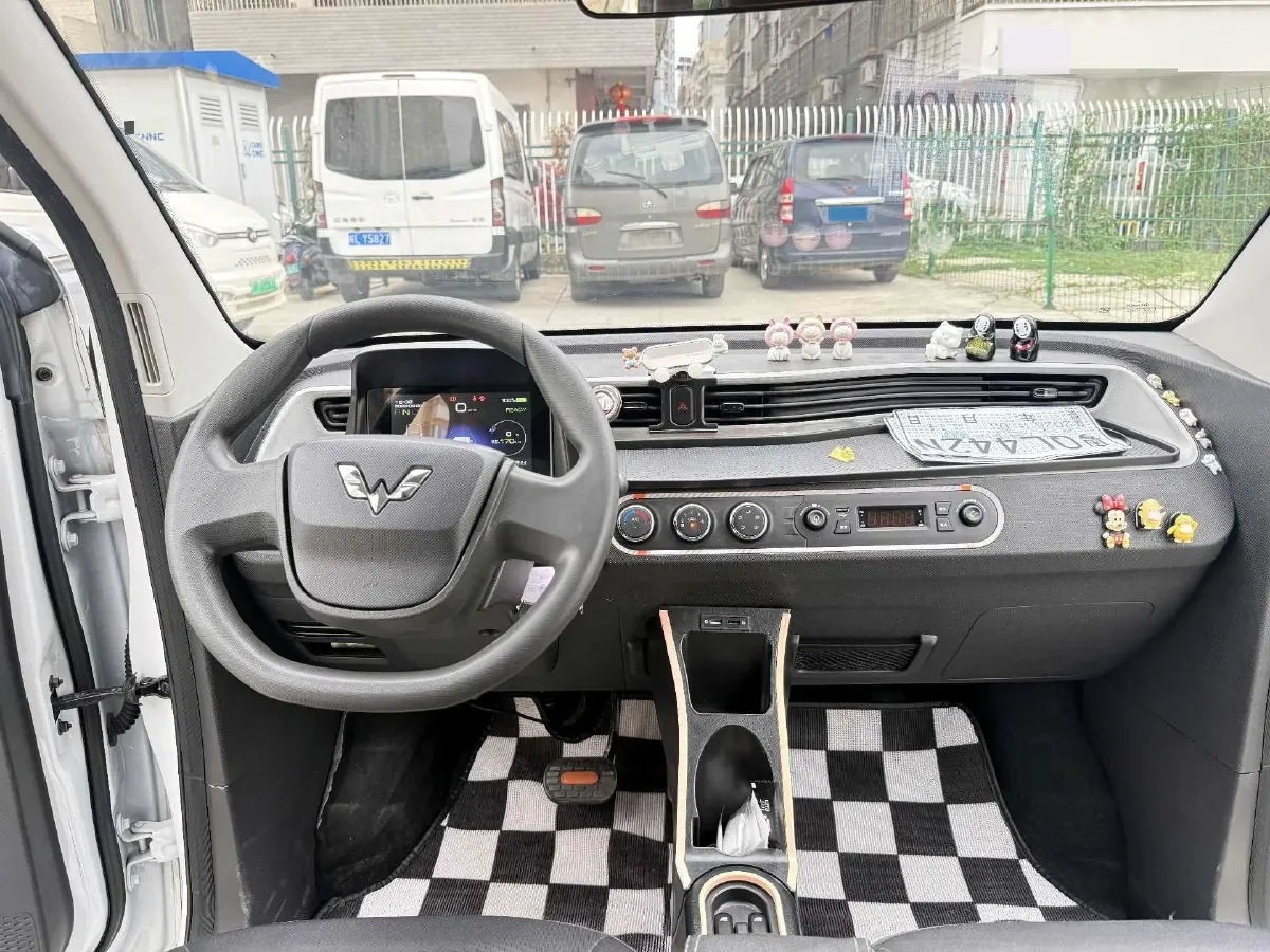 2021 WuLing HongGuang MINI EV BEV 13.8KWH,autocango,china used car exporter,china ev exporter,chinese used car exporter,chinese used ev exporter