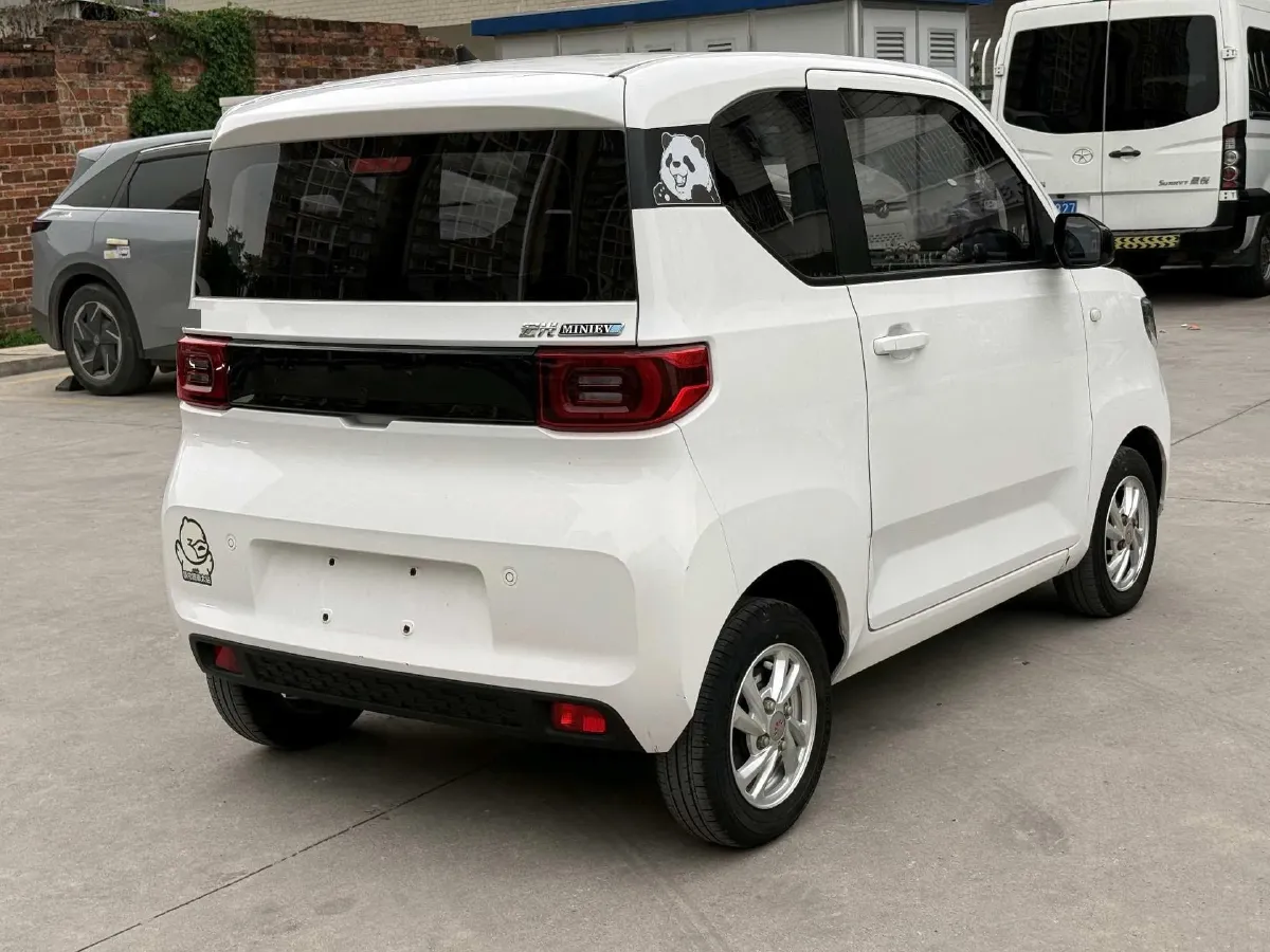 2021 WuLing HongGuang MINI EV BEV 13.8KWH,autocango,china used car exporter,china ev exporter,chinese used car exporter,chinese used ev exporter