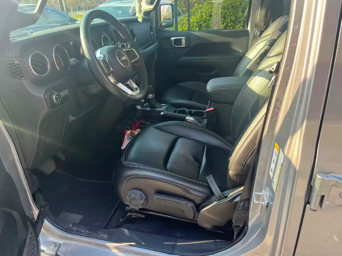 2019 Jeep Wrangler 2.0T 266HP L4 8AT,autocango,china used car exporter,china ev exporter,chinese used car exporter,chinese used ev exporter