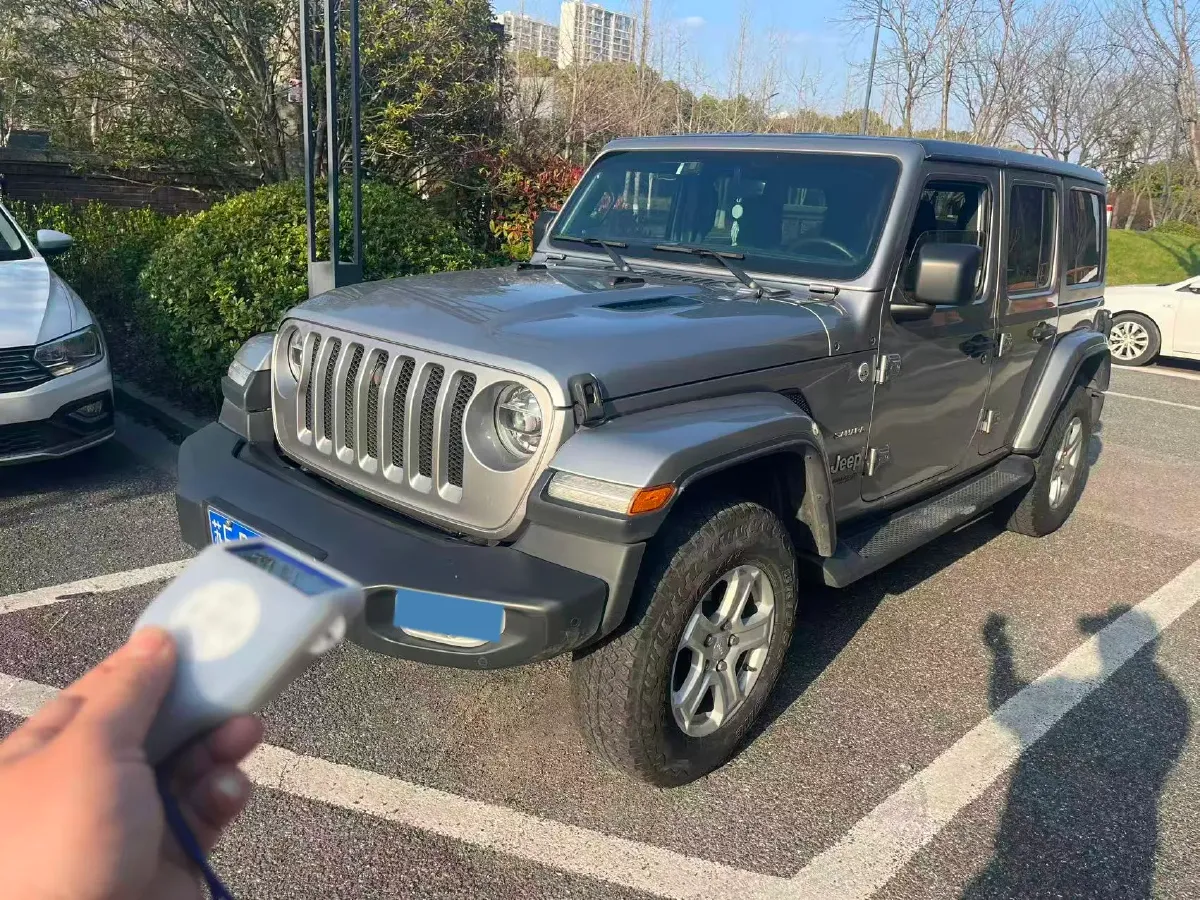 2019 Jeep Wrangler 2.0T 266HP L4 8AT,autocango,china used car exporter,china ev exporter,chinese used car exporter,chinese used ev exporter