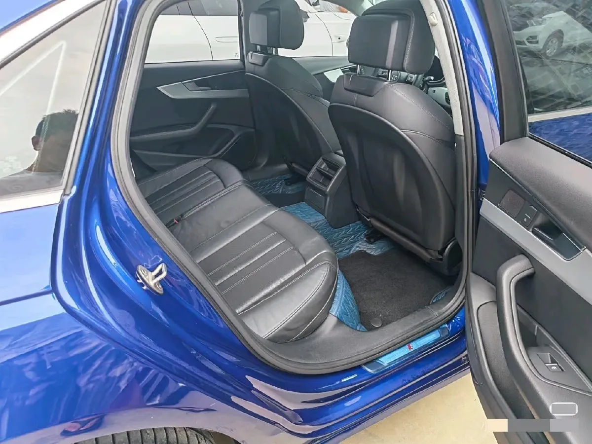 2020 Audi A4L 2.0T 190HP L4 7DCT,autocango,china used car exporter,china ev exporter,chinese used car exporter,chinese used ev exporter