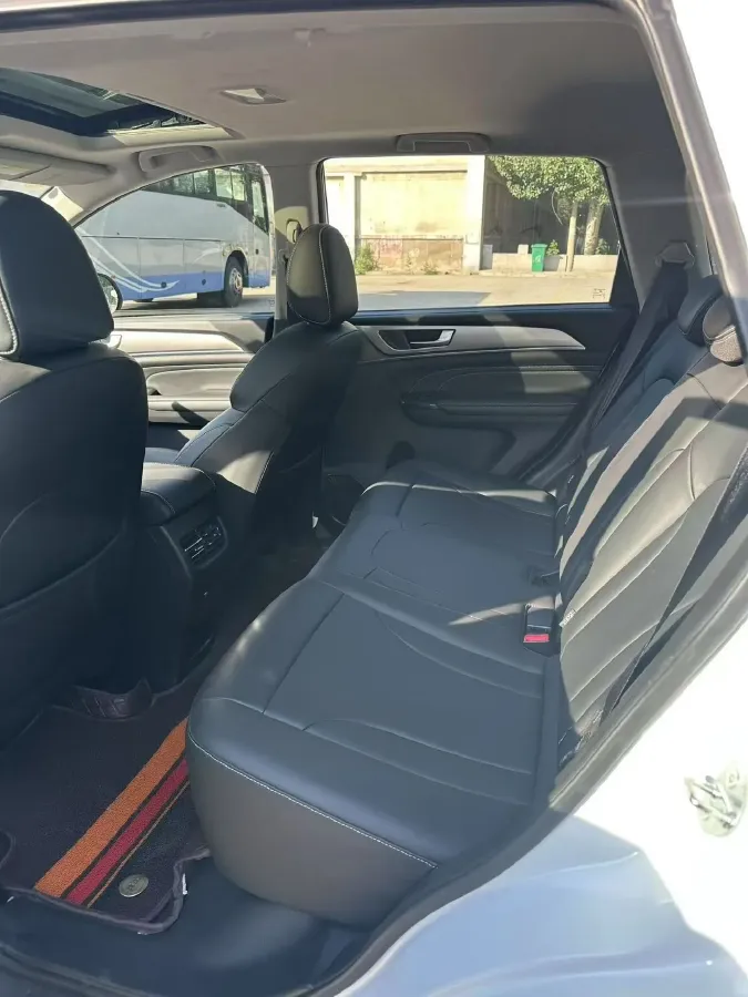 2023 Haval M6 1.5T 150HP L4 7DCT,autocango,china used car exporter,china ev exporter,chinese used car exporter,chinese used ev exporter