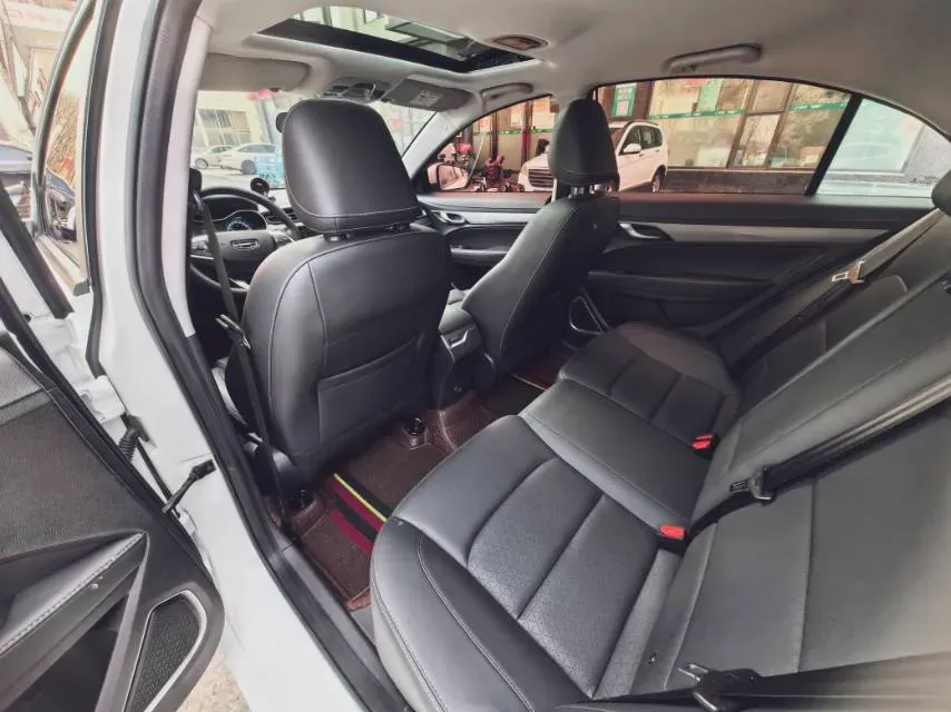 2021 BaoJun 530 1.5T 147HP L4 CVT,autocango,china used car exporter,china ev exporter,chinese used car exporter,chinese used ev exporter