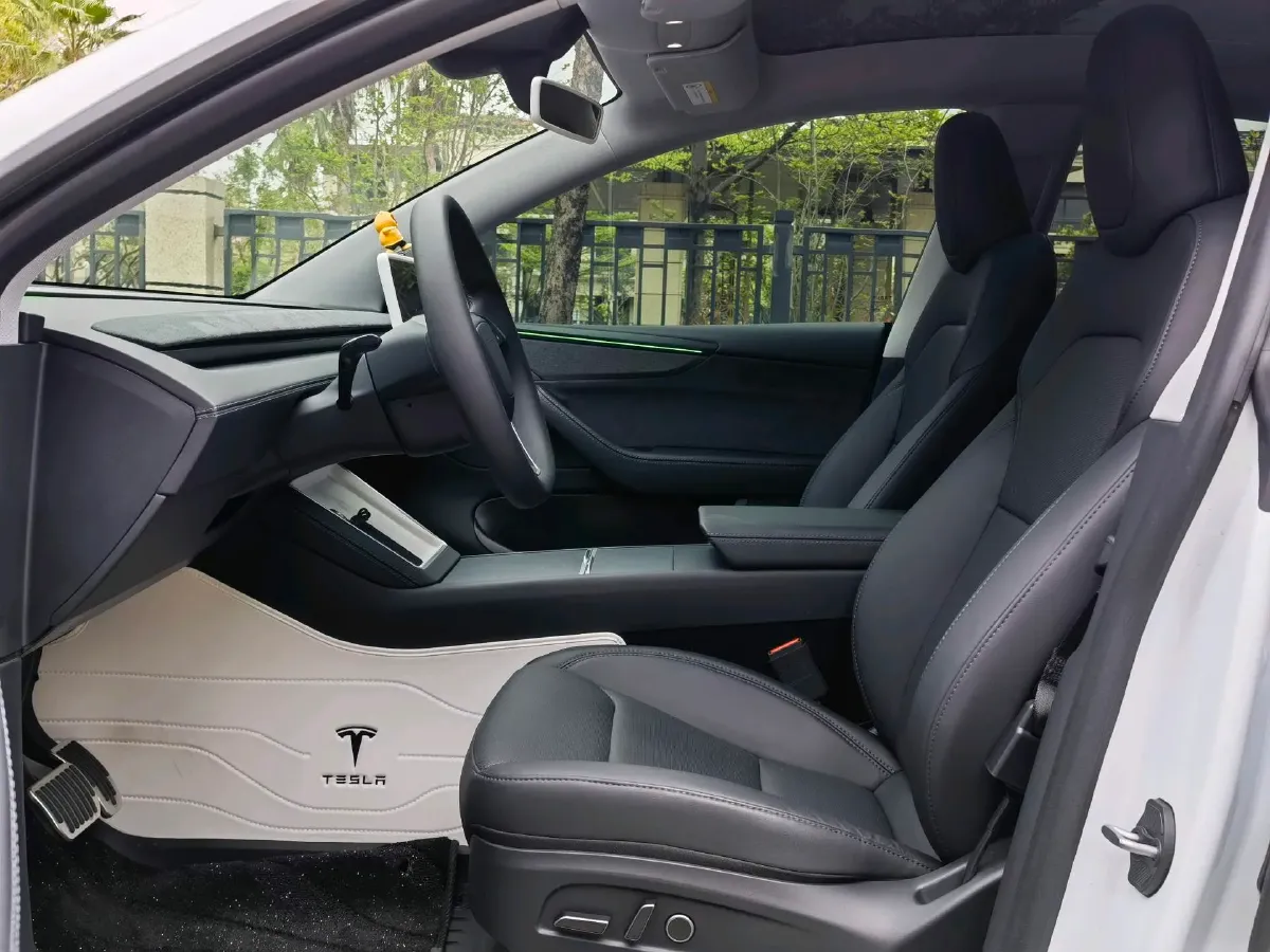 2025 Tesla Model Y BEV 78.4KWH,autocango,china used car exporter,china ev exporter,chinese used car exporter,chinese used ev exporter