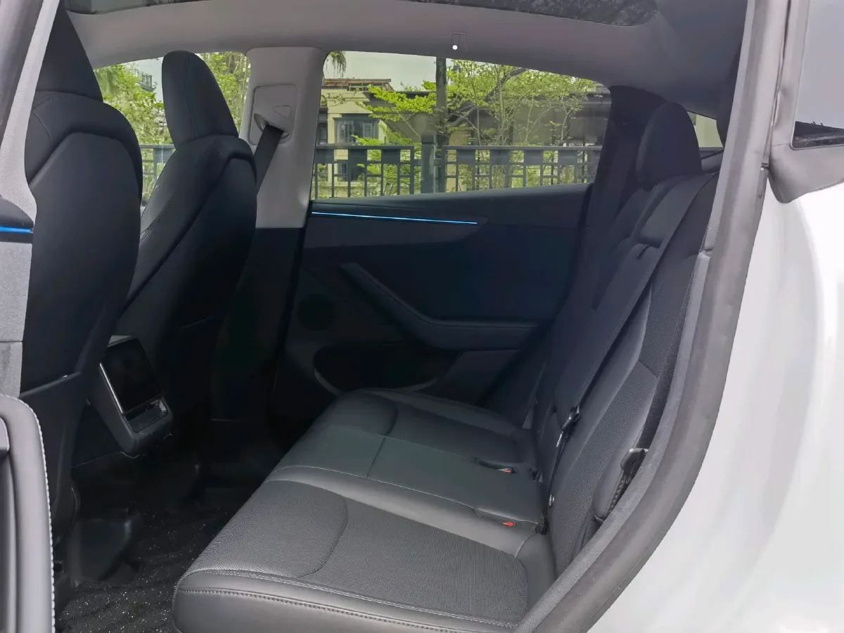 2025 Tesla Model Y BEV 78.4KWH,autocango,china used car exporter,china ev exporter,chinese used car exporter,chinese used ev exporter