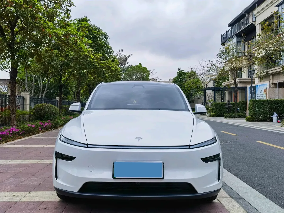2025 Tesla Model Y BEV 78.4KWH,autocango,china used car exporter,china ev exporter,chinese used car exporter,chinese used ev exporter