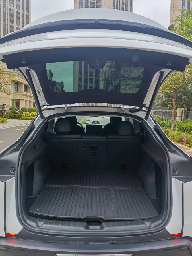 2025 Tesla Model Y BEV 78.4KWH,autocango,china used car exporter,china ev exporter,chinese used car exporter,chinese used ev exporter