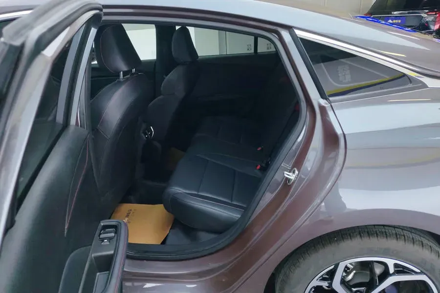 2025 MG 5 1.5T 181HP L4 7DCT,autocango,china used car exporter,china ev exporter,chinese used car exporter,chinese used ev exporter