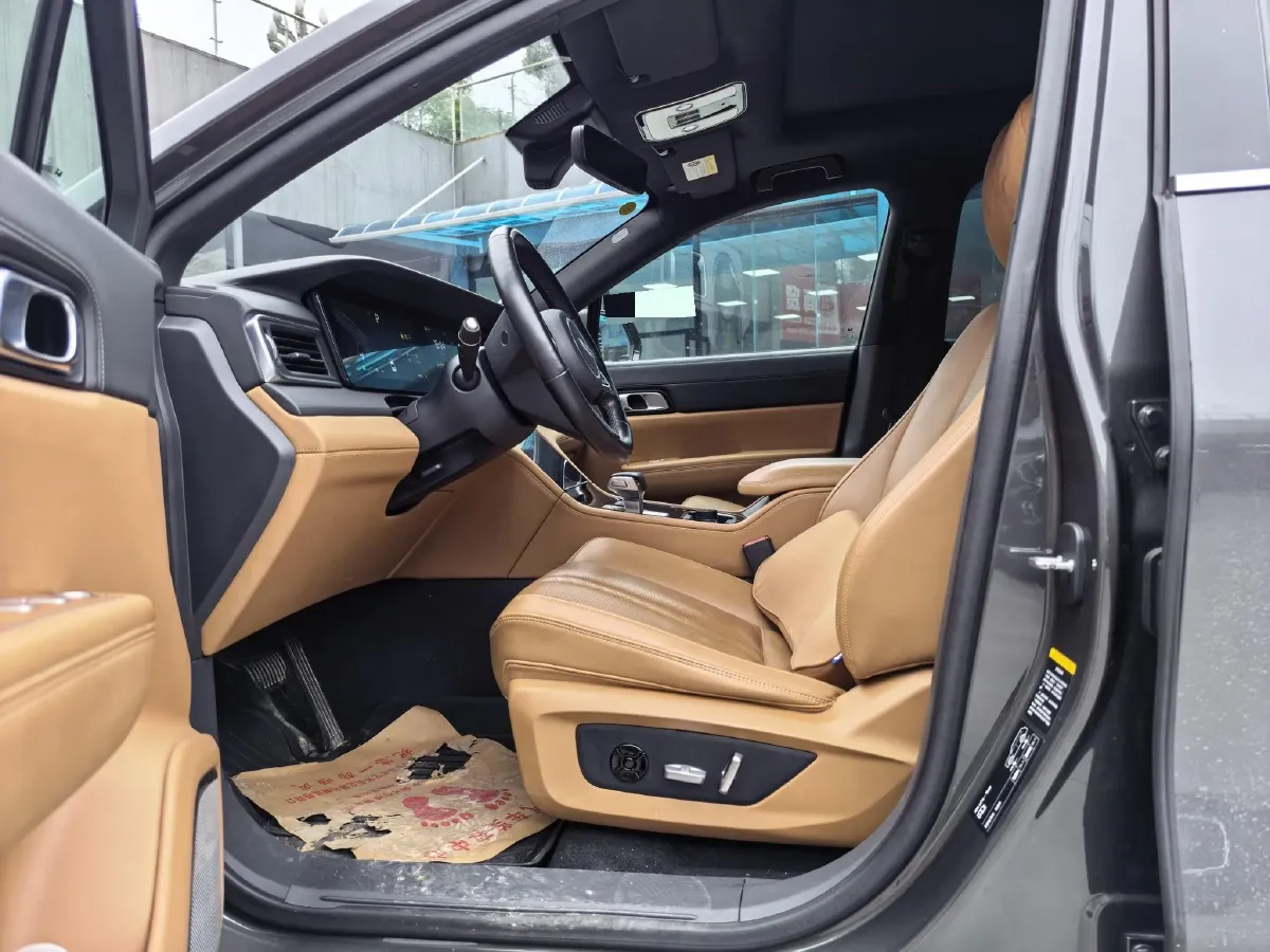 2020 Li ONE Range Extended 131HP REEV 40.5KWH,autocango,china used car exporter,china ev exporter,chinese used car exporter,chinese used ev exporter