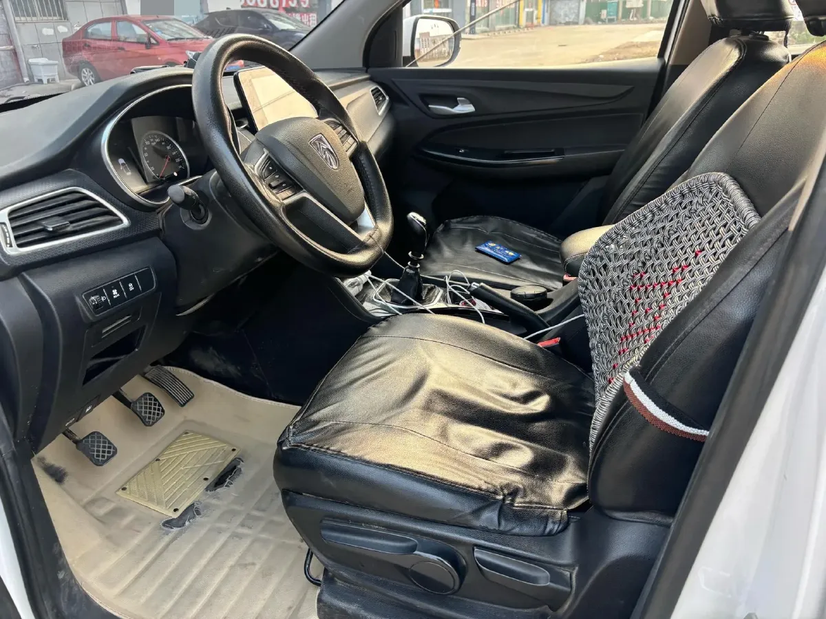 2019 BaoJun 730 1.5L 112HP L4 6MT,autocango,china used car exporter,china ev exporter,chinese used car exporter,chinese used ev exporter