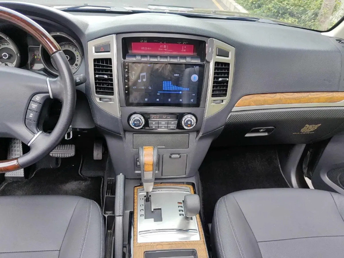 2018 Mitsubishi Pajero 3.0L 174HP V6 5AT,autocango,china used car exporter,china ev exporter,chinese used car exporter,chinese used ev exporter