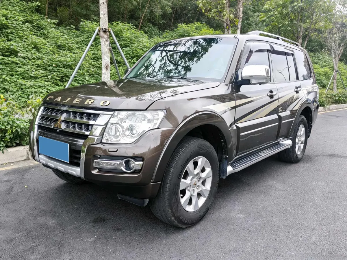 2018 Mitsubishi Pajero 3.0L 174HP V6 5AT,autocango,china used car exporter,china ev exporter,chinese used car exporter,chinese used ev exporter