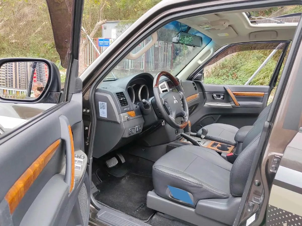 2018 Mitsubishi Pajero 3.0L 174HP V6 5AT,autocango,china used car exporter,china ev exporter,chinese used car exporter,chinese used ev exporter