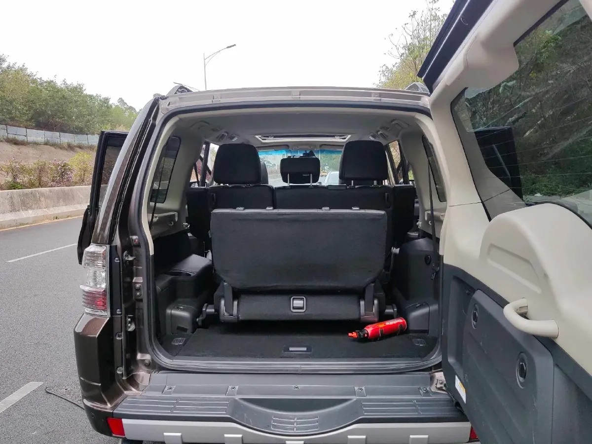 2018 Mitsubishi Pajero 3.0L 174HP V6 5AT,autocango,china used car exporter,china ev exporter,chinese used car exporter,chinese used ev exporter