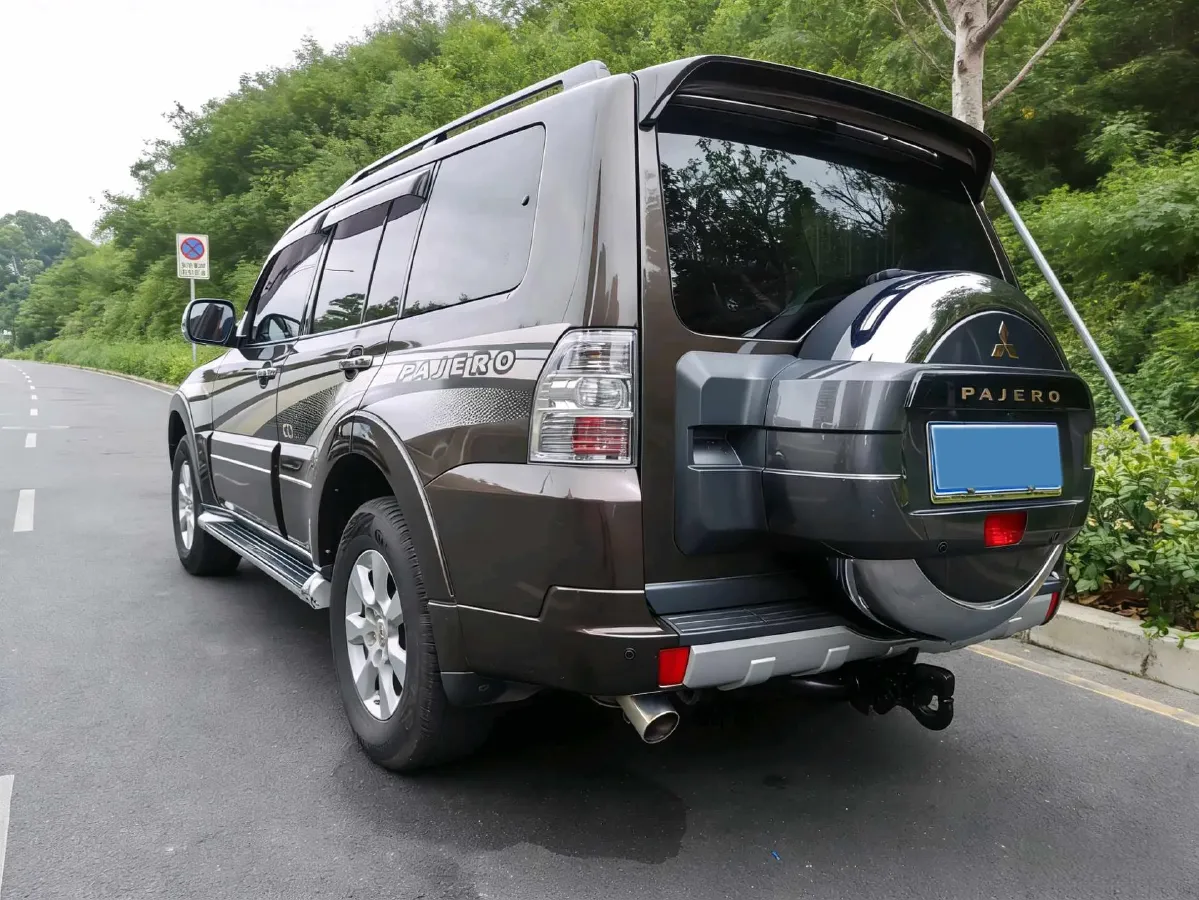2018 Mitsubishi Pajero 3.0L 174HP V6 5AT,autocango,china used car exporter,china ev exporter,chinese used car exporter,chinese used ev exporter