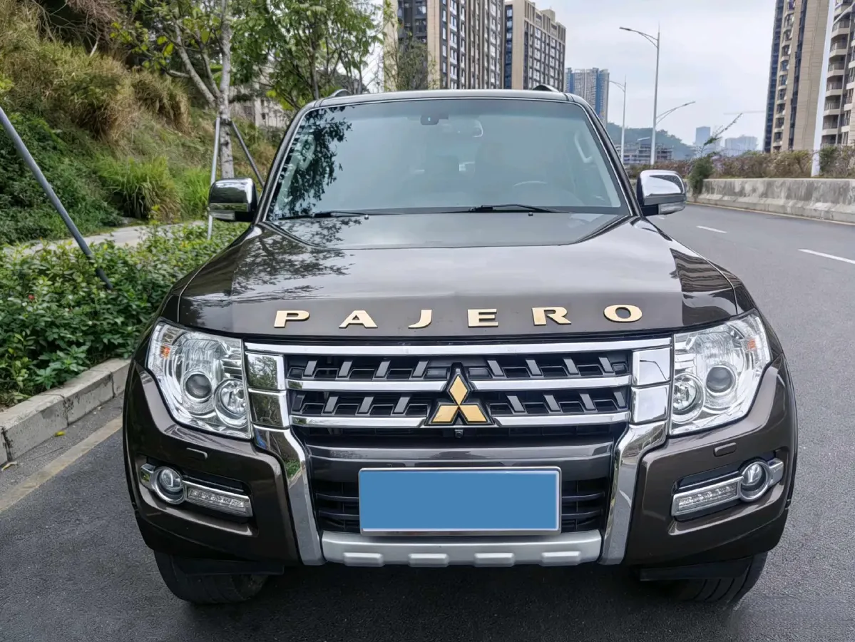 2018 Mitsubishi Pajero 3.0L 174HP V6 5AT,autocango,china used car exporter,china ev exporter,chinese used car exporter,chinese used ev exporter