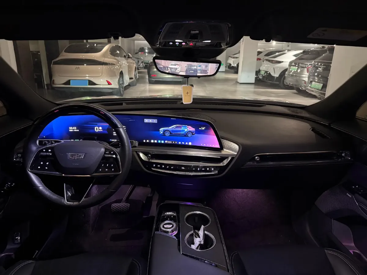 2022 Cadillac IQ Lyriq BEV 95.7KWH,autocango,china used car exporter,china ev exporter,chinese used car exporter,chinese used ev exporter