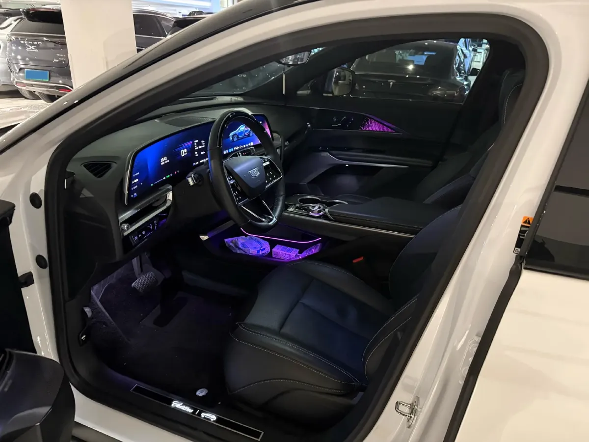 2022 Cadillac IQ Lyriq BEV 95.7KWH,autocango,china used car exporter,china ev exporter,chinese used car exporter,chinese used ev exporter