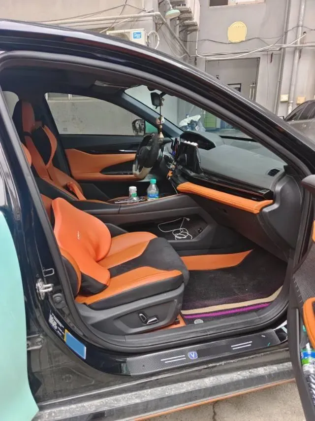 2023 ChangAn UNI-V 1.5T 188HP L4 7DCT,autocango,china used car exporter,china ev exporter,chinese used car exporter,chinese used ev exporter