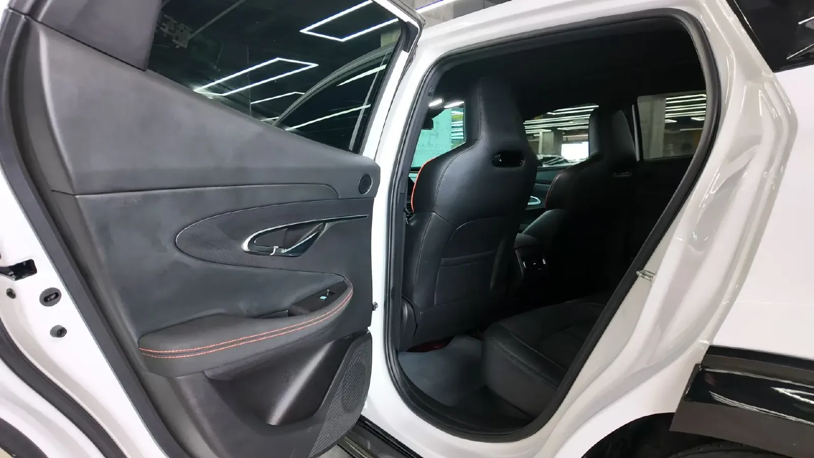 2022 ChangAn UNI-T 1.5T 188HP L4 7DCT,autocango,china used car exporter,china ev exporter,chinese used car exporter,chinese used ev exporter