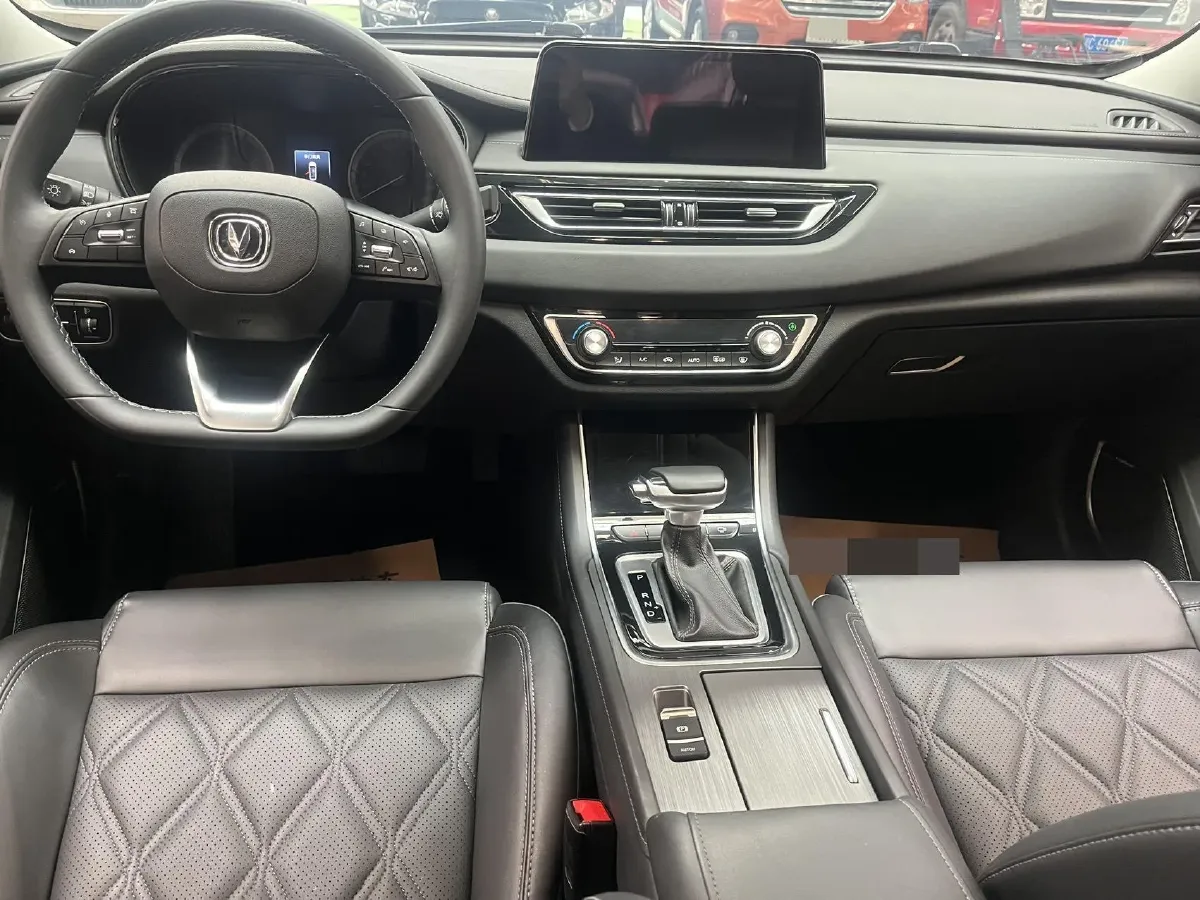 2022 ChangAn Raeton CC 1.5T 188HP L4 7DCT,autocango,china used car exporter,china ev exporter,chinese used car exporter,chinese used ev exporter