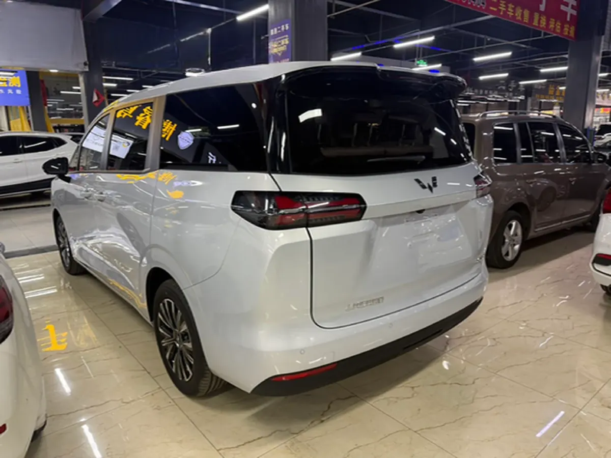 2025 WuLing XingGuang 730 1.5T 177HP L4 CVT,autocango,china used car exporter,china ev exporter,chinese used car exporter,chinese used ev exporter